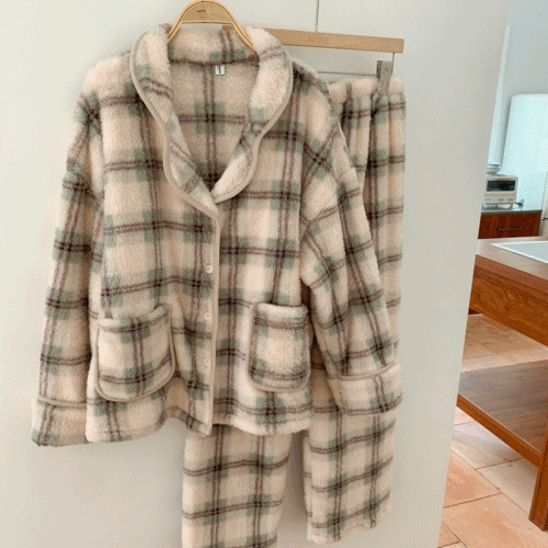 [커플] 브리즈 체크 겨울 극세사 수면 잠옷 세트 (1color)
